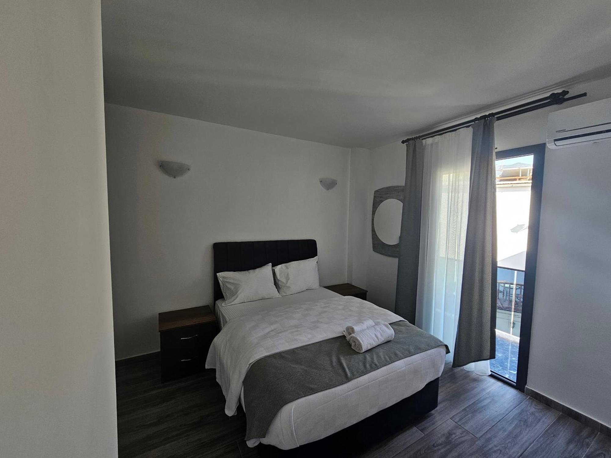 Cyprus Harbour Suites ไคริเนีย ภายนอก รูปภาพ