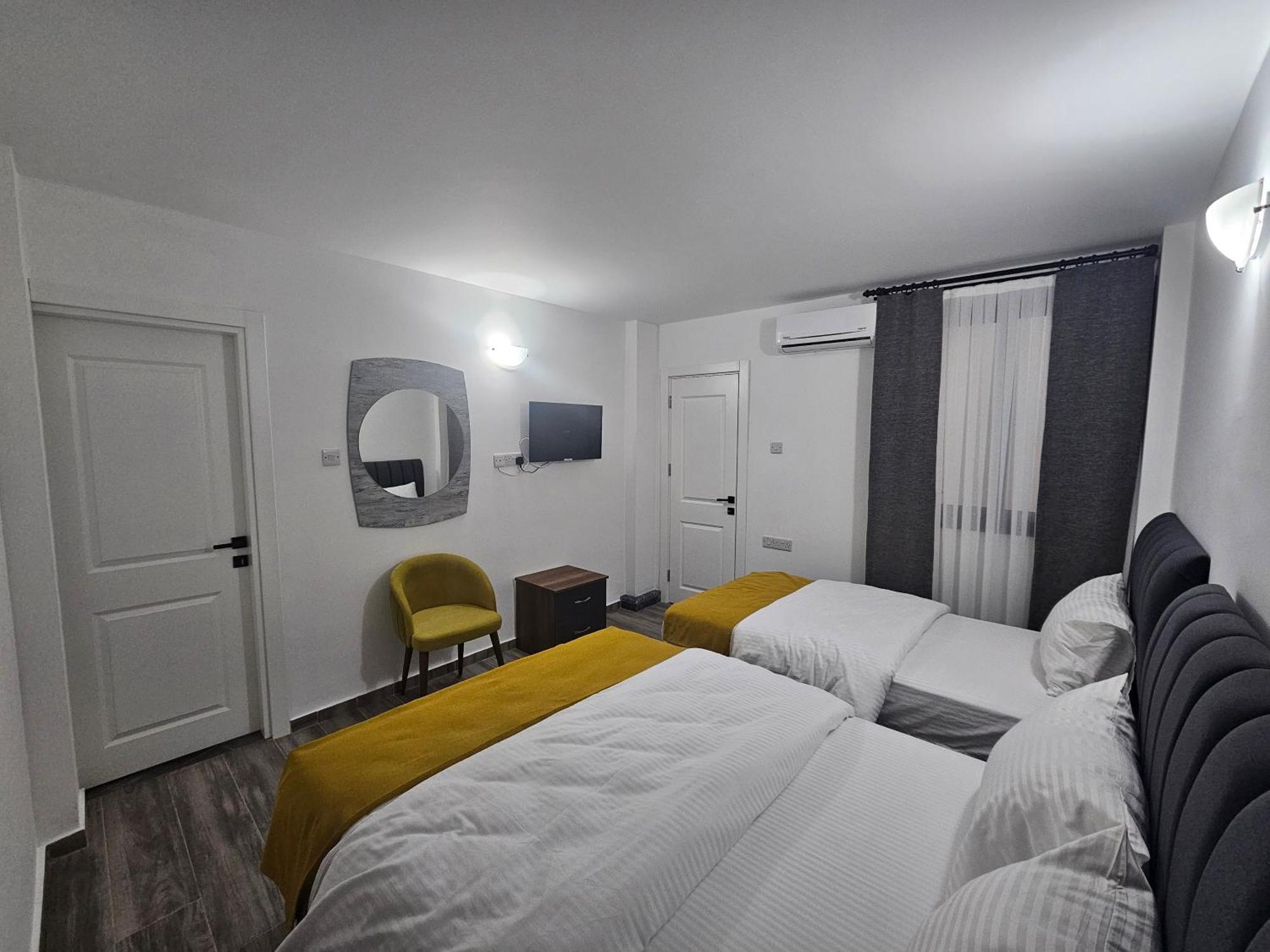 Cyprus Harbour Suites ไคริเนีย ภายนอก รูปภาพ