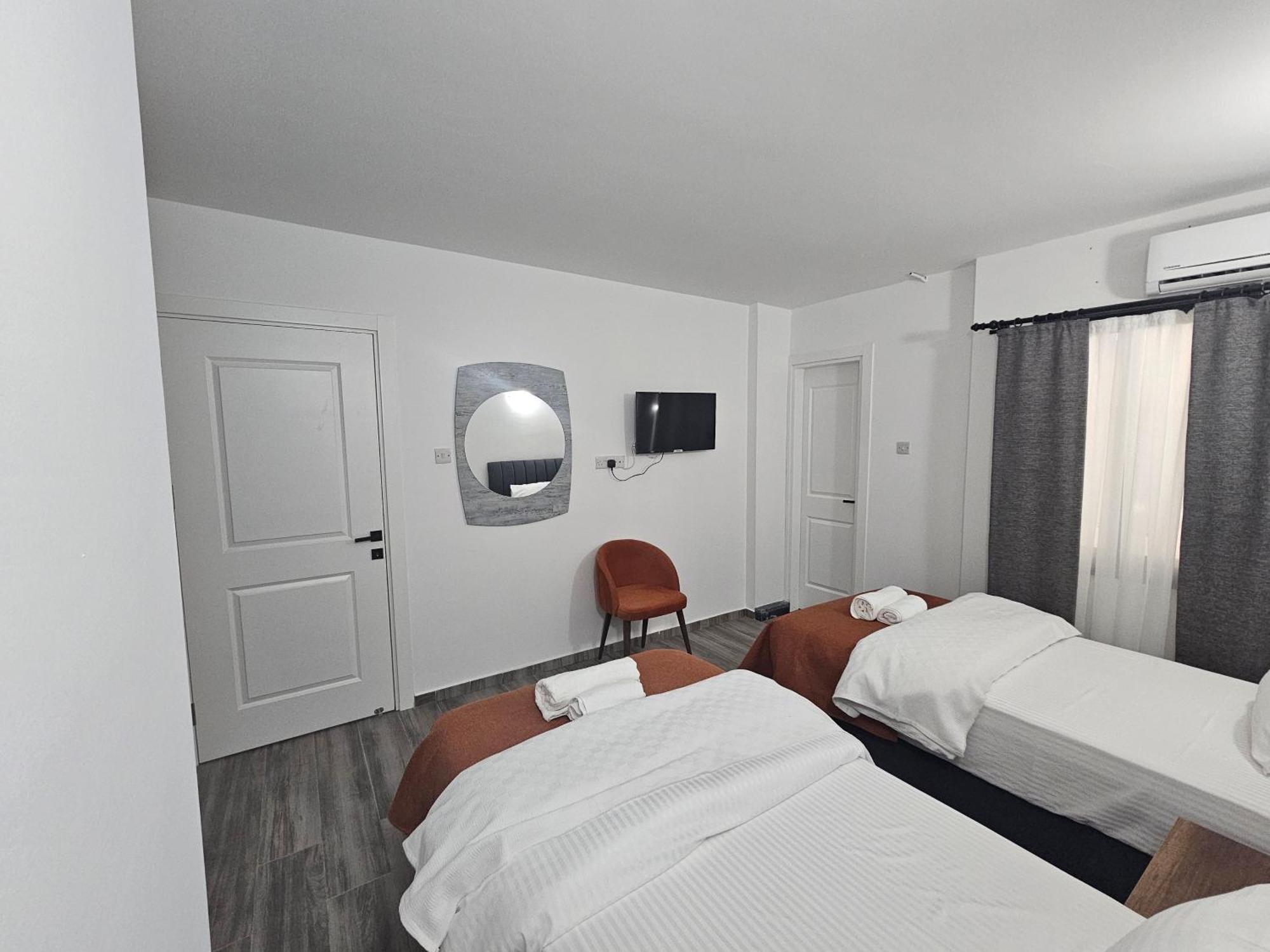 Cyprus Harbour Suites ไคริเนีย ภายนอก รูปภาพ