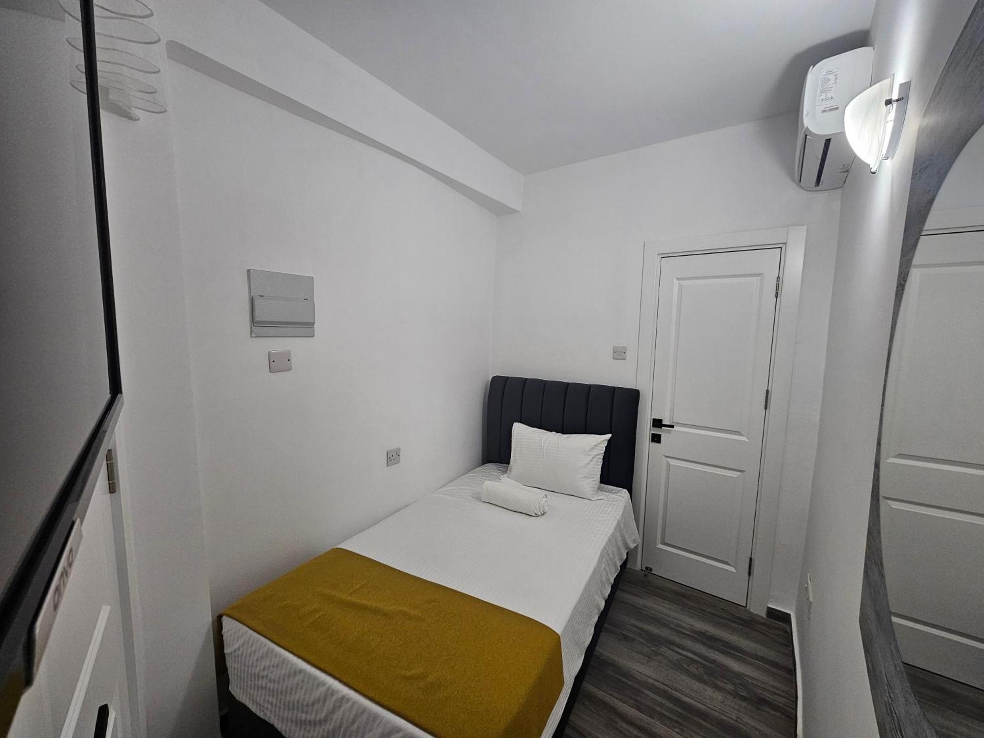 Cyprus Harbour Suites ไคริเนีย ภายนอก รูปภาพ