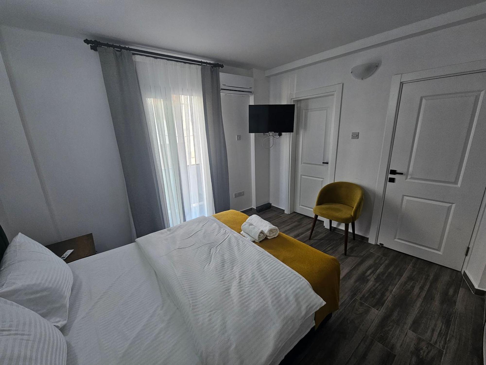 Cyprus Harbour Suites ไคริเนีย ภายนอก รูปภาพ